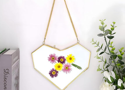 Heart-Shaped Metal Hanging Frame with Glass, for Dried Flowers & Photos - SABER Center