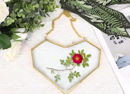 Heart-Shaped Metal Hanging Frame with Glass, for Dried Flowers & Photos - SABER Center